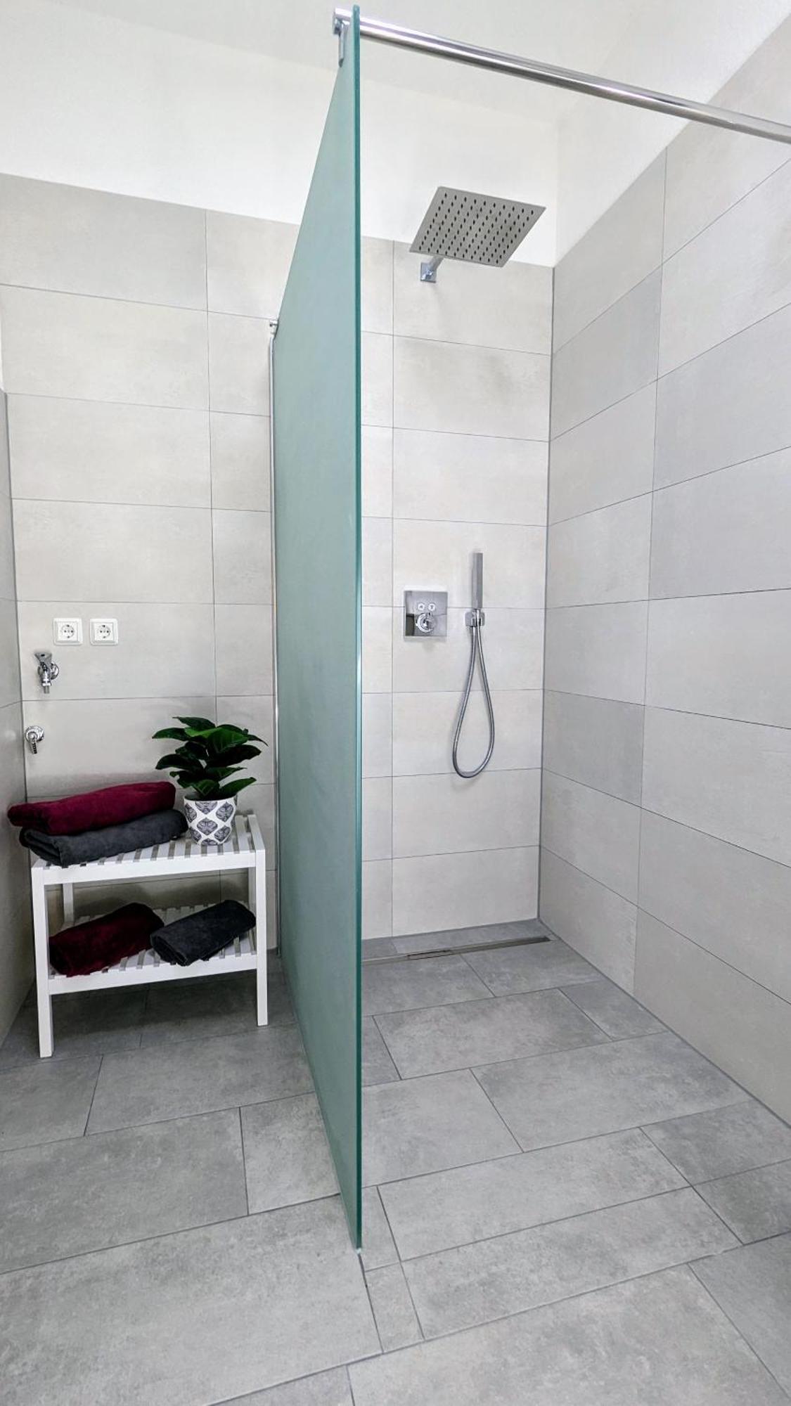 Fewo Urban Gotha-Apartment Friedenstein- Am Schlosspark- Parken An Der Der Tuer- Barrierefrei, 900 Meter Zum Bahnhof - Wallbox מראה חיצוני תמונה